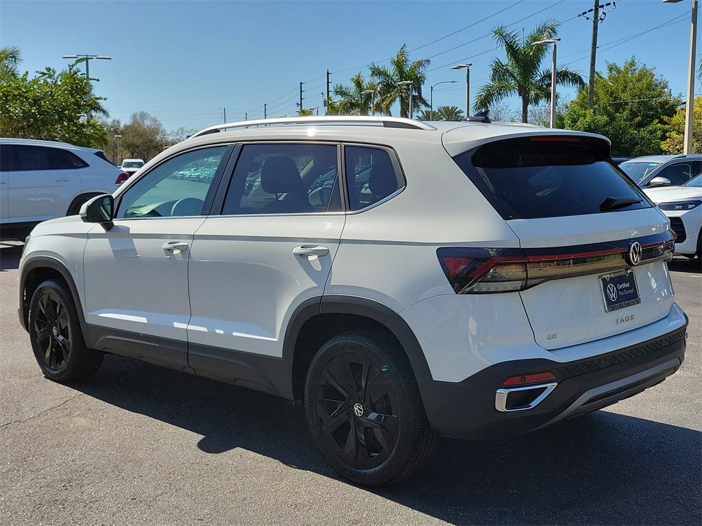 Certified 2025 Volkswagen Taos SE image 4