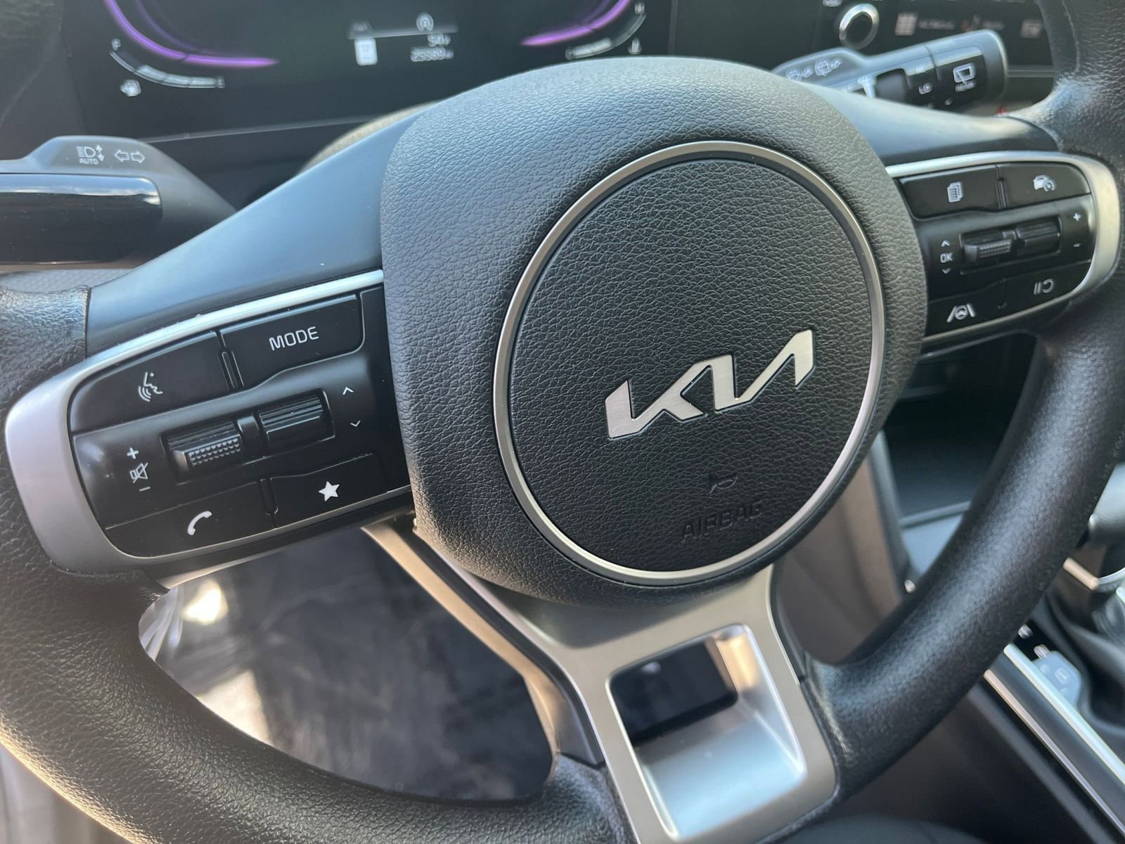 Used 2025 Kia Sportage LX FWD image 24
