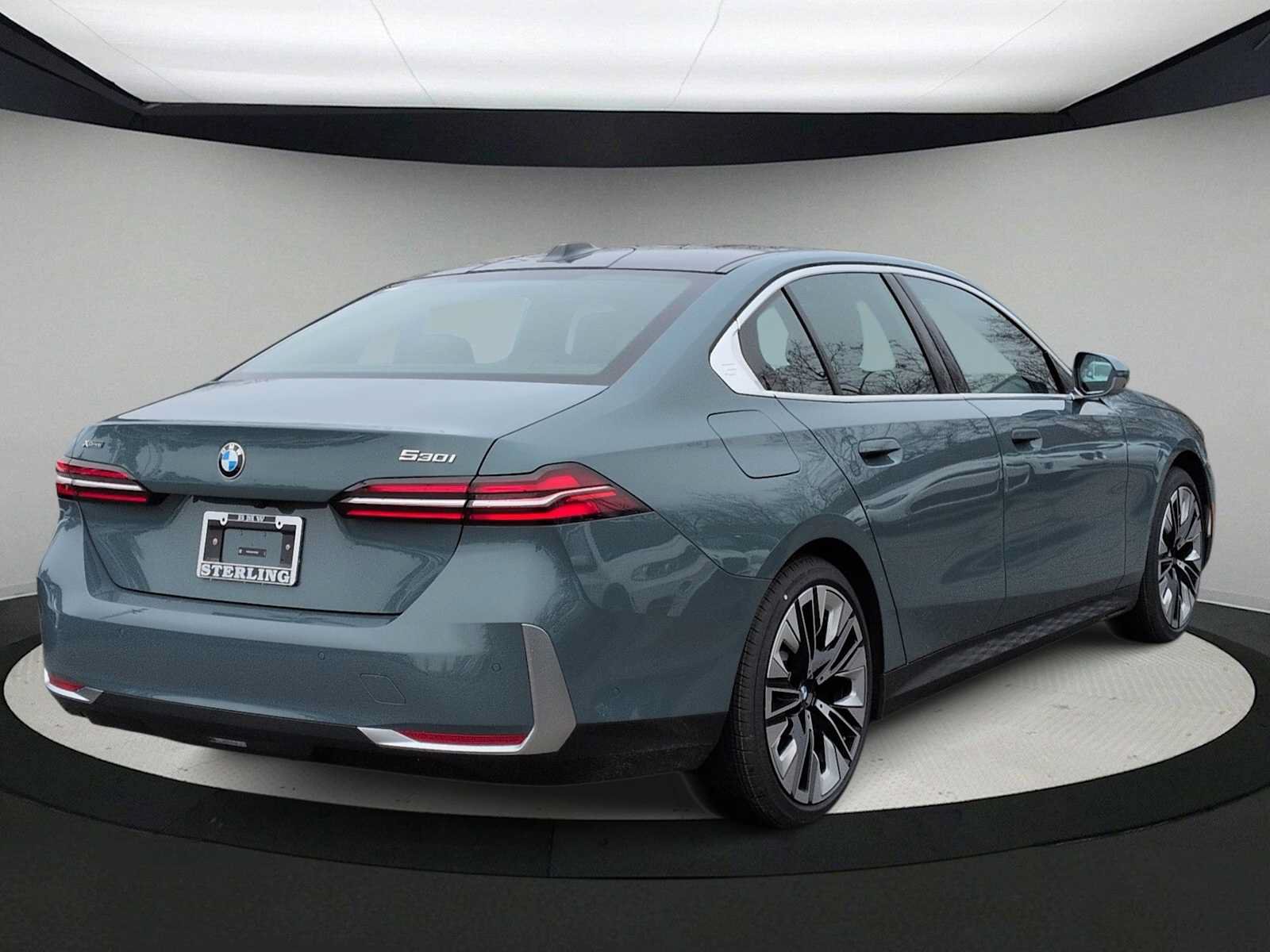 Used 2026 BMW 530i xDrive w/ Executive Package AWD/4WD image 8