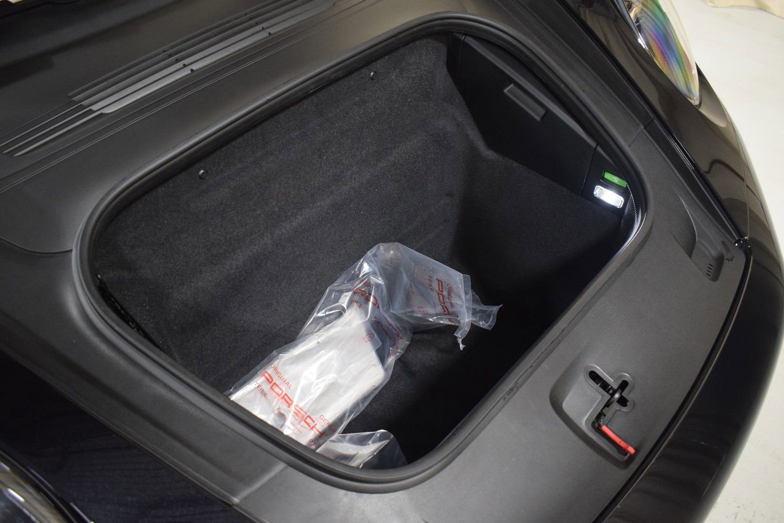 Used 2024 Porsche 911 Carrera 4S AWD/4WD image 44