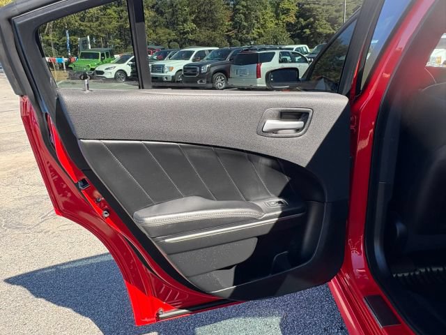 Used 2017 Dodge Charger R/T Scat Pack w/ Technology Group RWD image 16