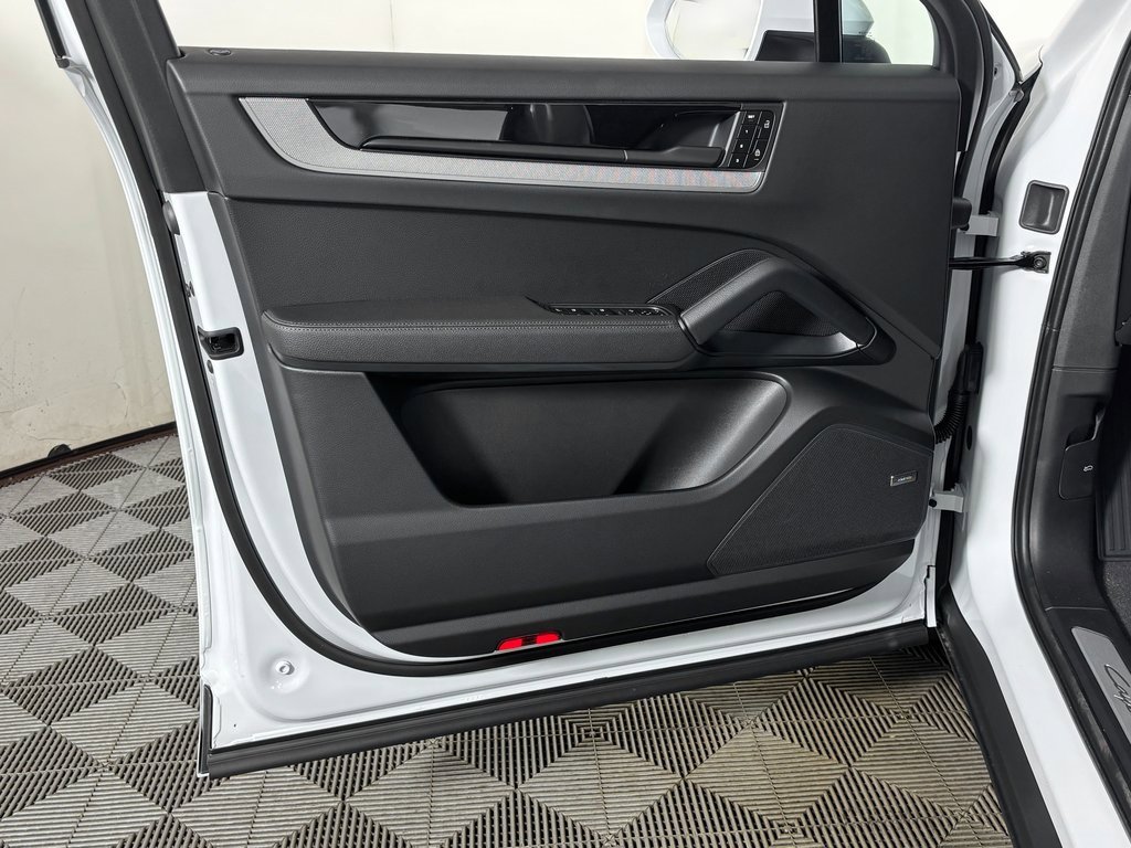 New 2026 Porsche Cayenne S image 15