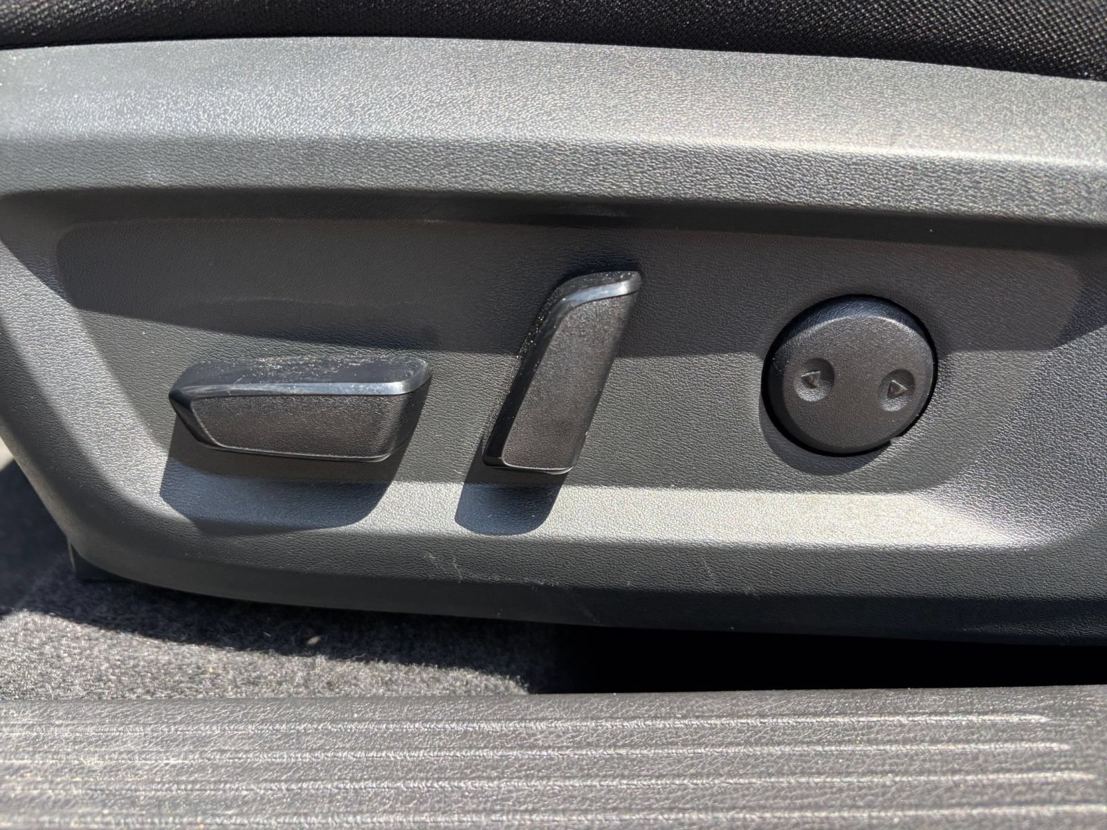 Used 2026 Nissan Rogue SV FWD image 21