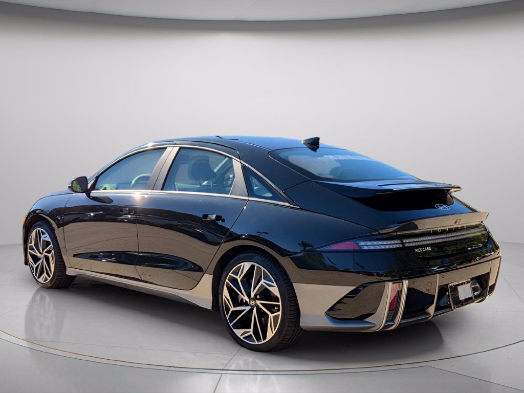 Used 2023 Hyundai Ioniq 6 SEL RWD image 6