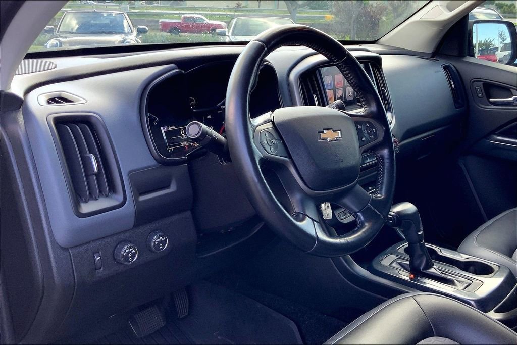 Used 2017 Chevrolet Colorado Z71 w/ Z71 Midnight Edition image 13