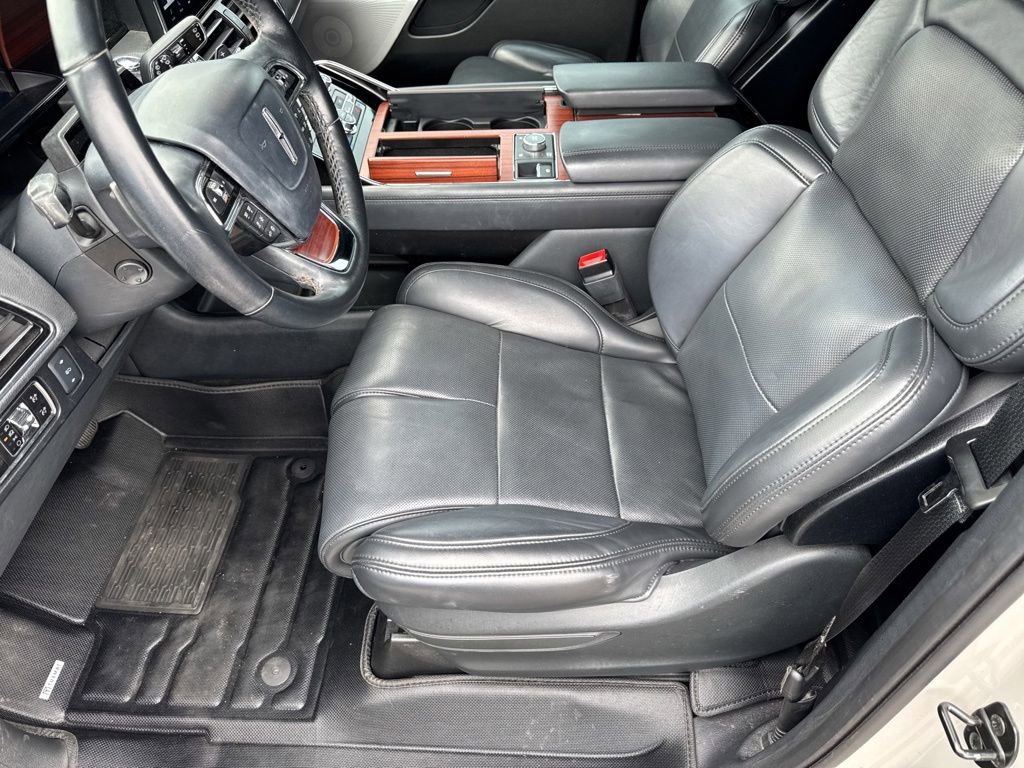Used 2023 Lincoln Navigator Reserve AWD/4WD image 25