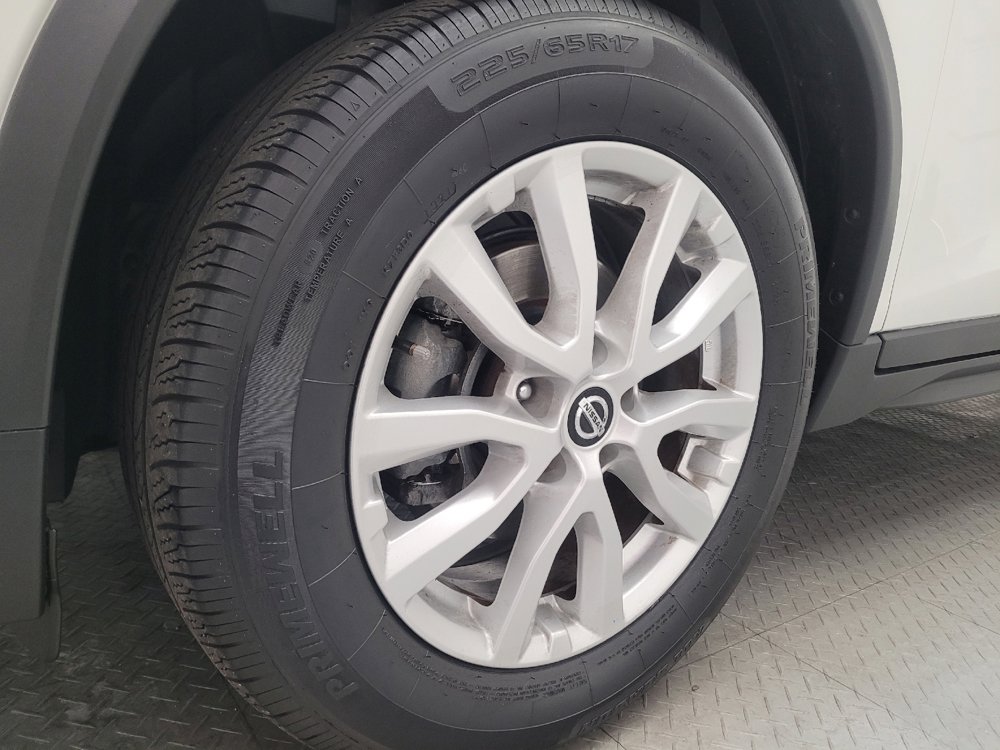 Used 2020 Nissan Rogue SV FWD image 31