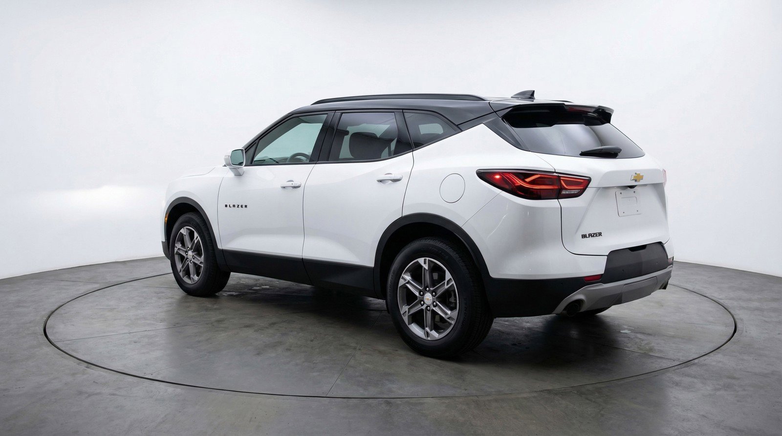 Used 2025 Chevrolet Blazer LT image 6