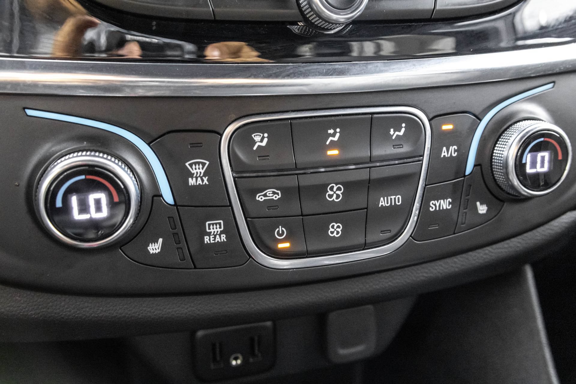 Used 2023 Chevrolet Traverse LT AWD/4WD image 29