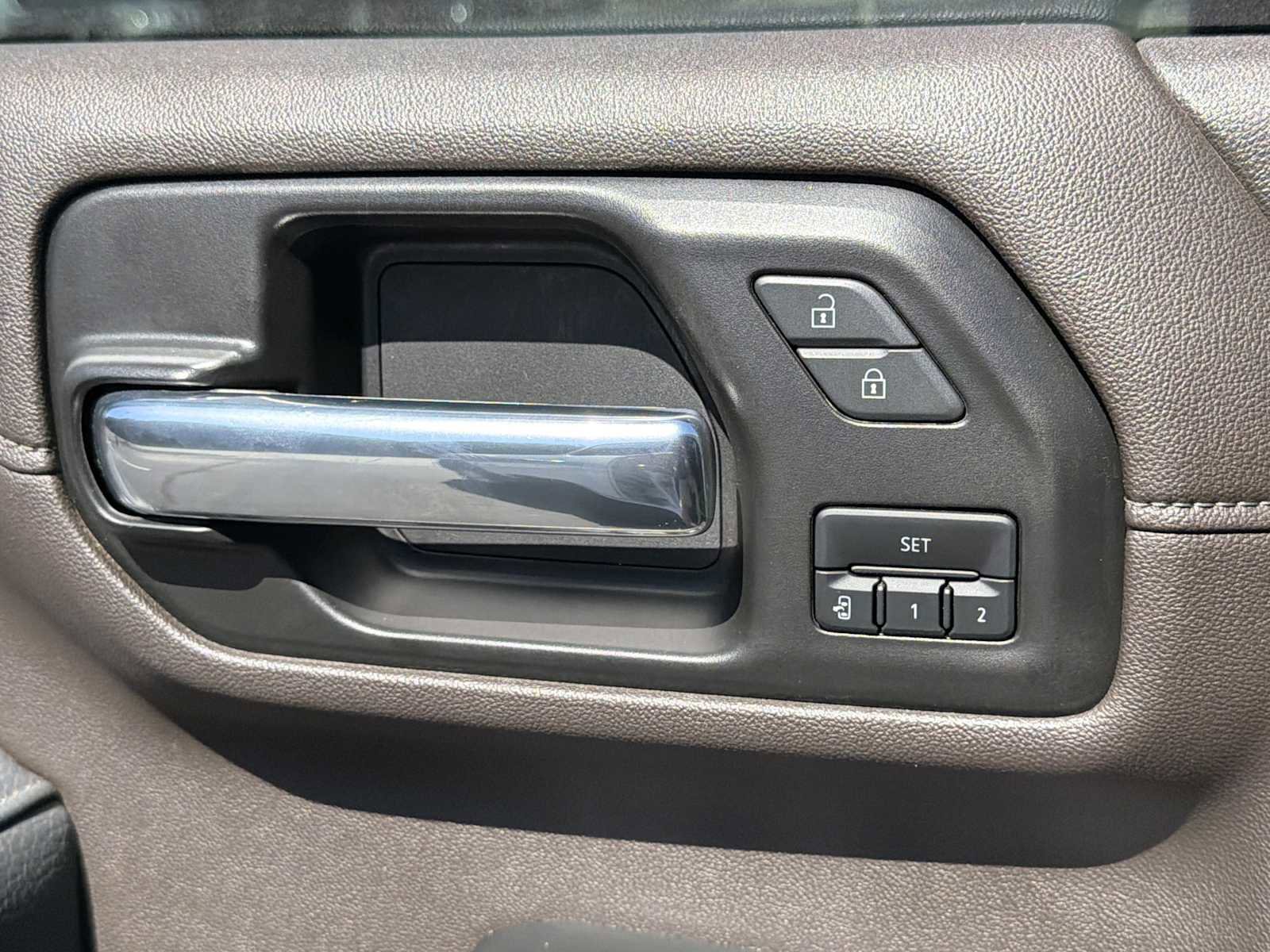 Used 2022 GMC Sierra 2500 Denali w/ Denali Ultimate Package image 21