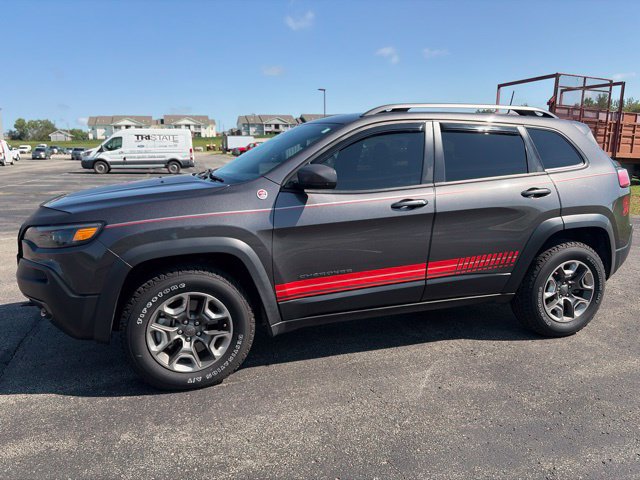 Used 2019 Jeep Cherokee Trailhawk AWD/4WD image 1