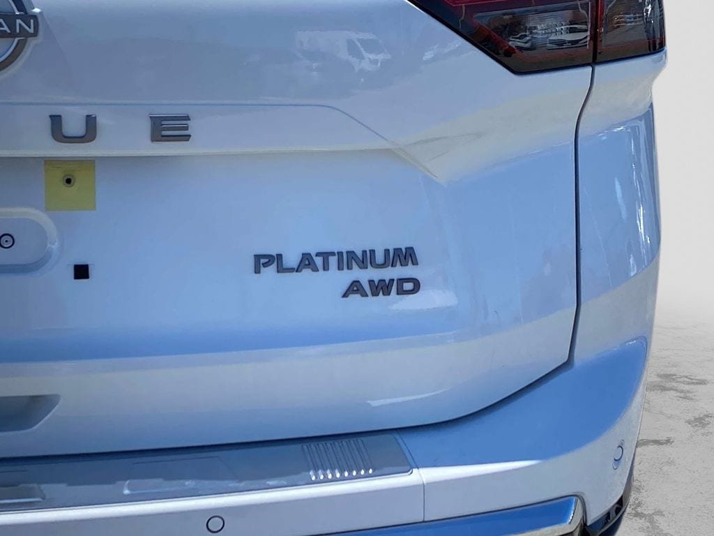 Certified 2026 Nissan Rogue Platinum w/ Platinum Premium Package AWD/4WD image 5