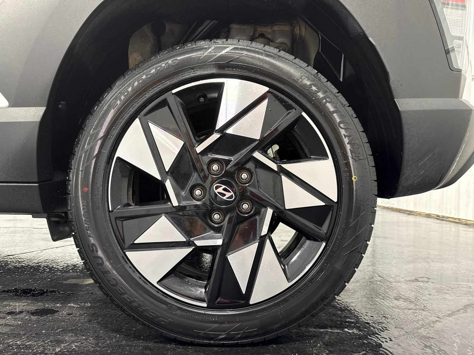 Used 2025 Hyundai Kona SEL AWD/4WD image 9