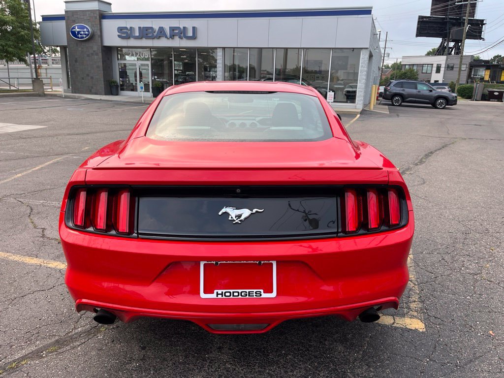 Used 2017 Ford Mustang Coupe RWD image 4