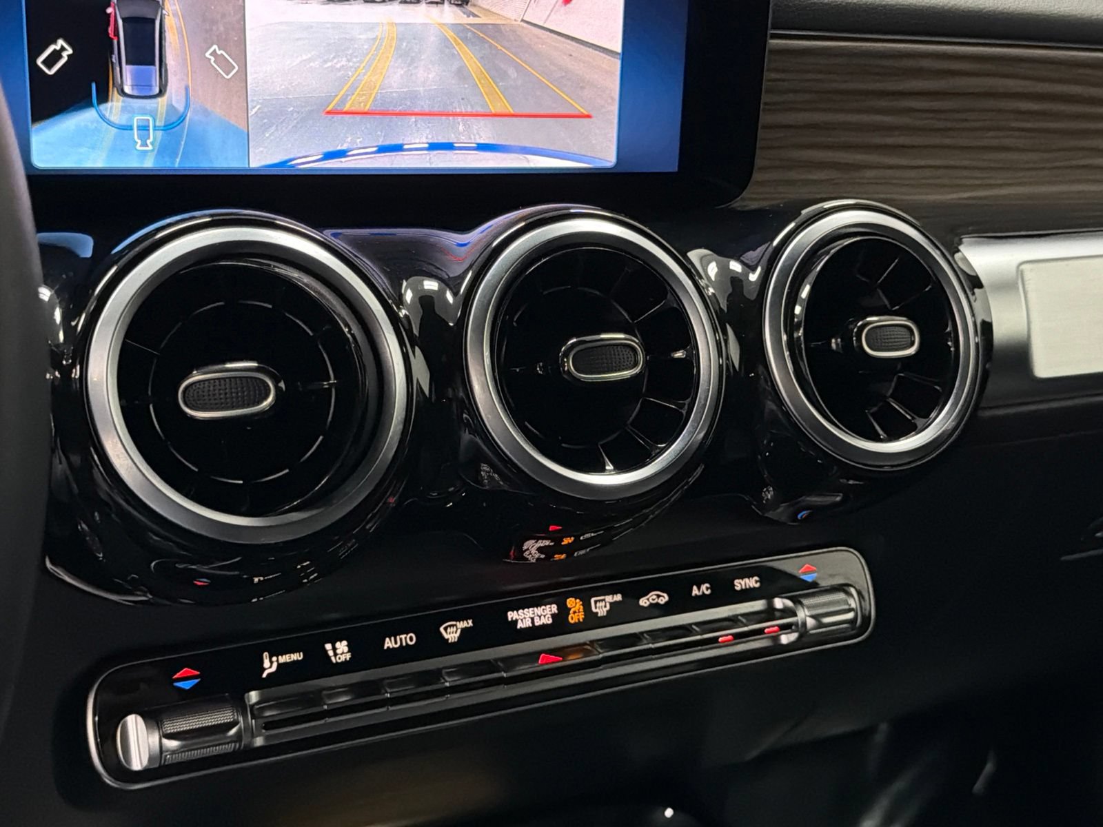 Certified 2026 Mercedes-Benz GLB 250 image 33