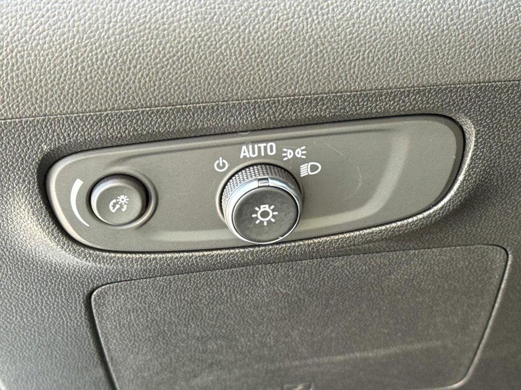 Certified 2025 Buick Encore GX Preferred FWD image 20