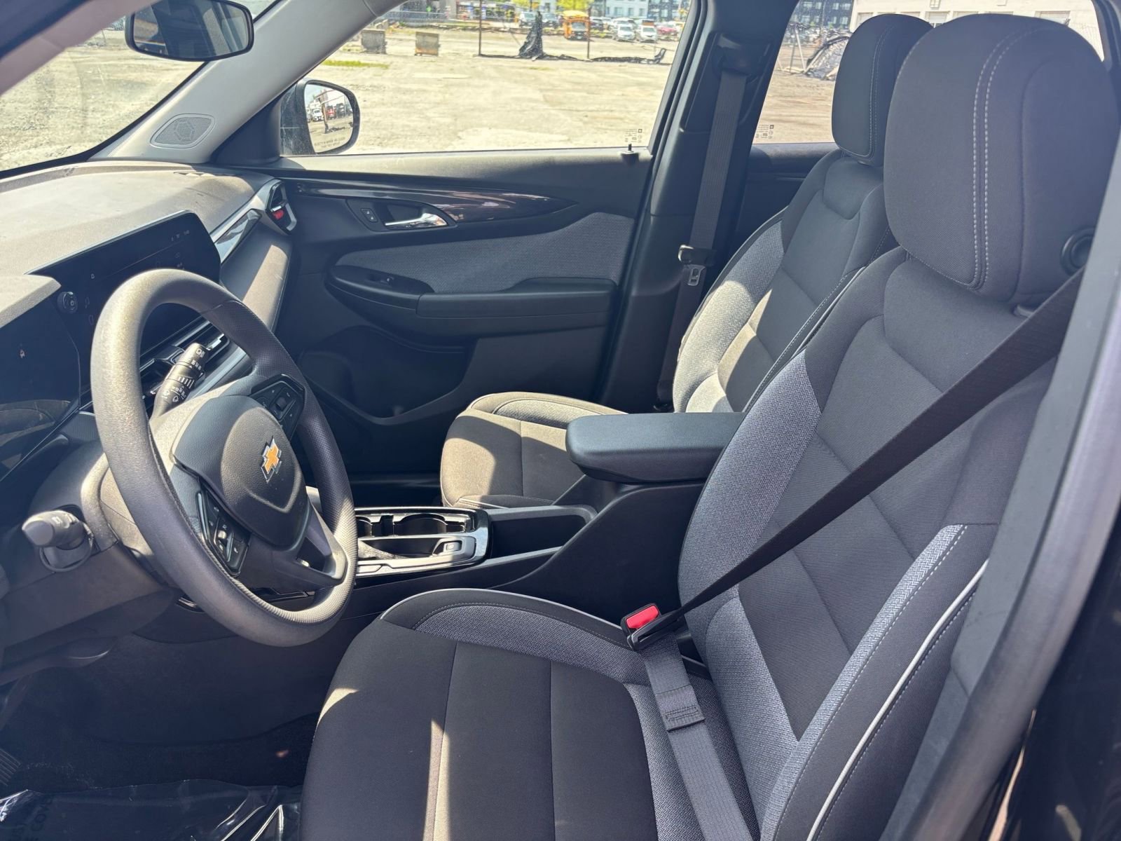 Used 2025 Chevrolet TrailBlazer LT FWD image 23