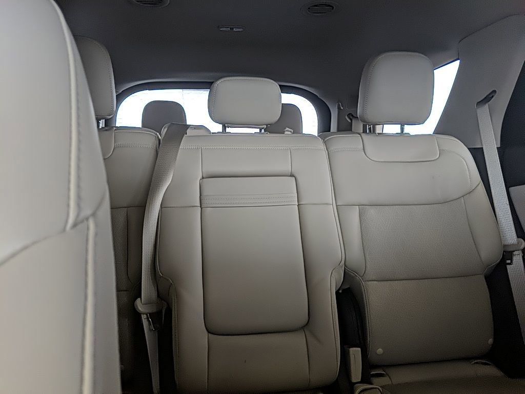 Used 2022 Ford Explorer Platinum w/ Equipment Group 601A image 27