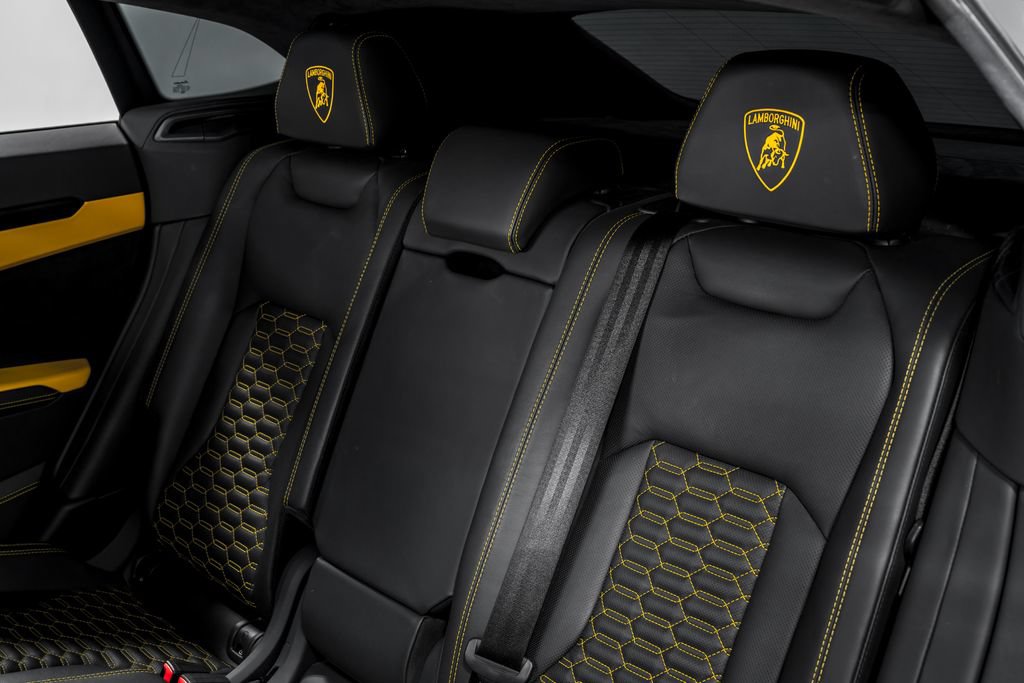 Used 2022 Lamborghini Urus AWD/4WD image 33