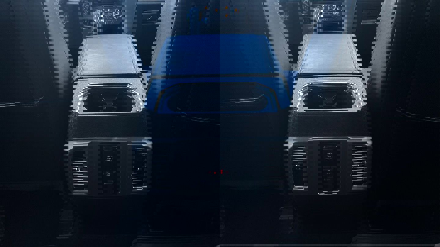 Used 2016 Ford F150 Platinum w/ Equipment Group 701A Luxury AWD/4WD image 32