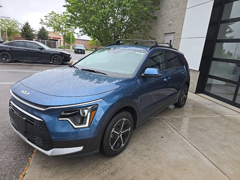 New 2025 Kia Niro EX FWD image 2