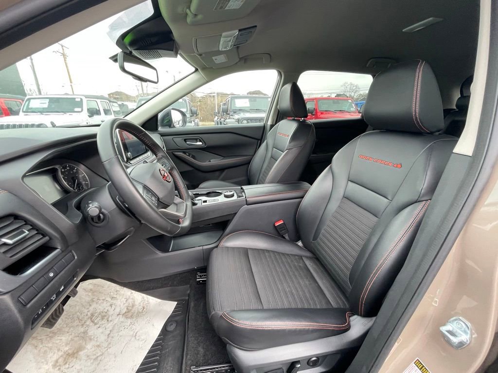 Used 2025 Nissan Rogue SV w/ Rock Creek Premium Package image 29