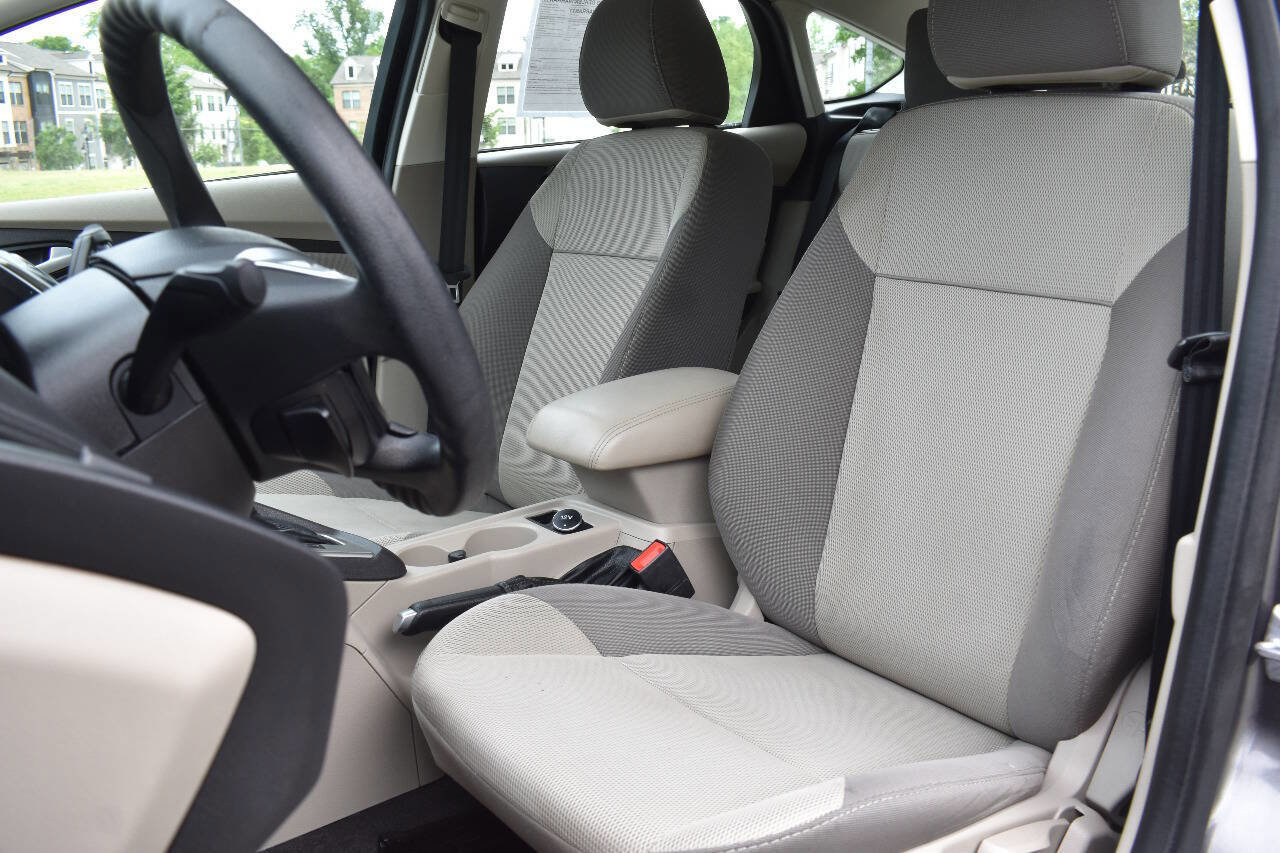 Used 2014 Ford Focus SE image 12