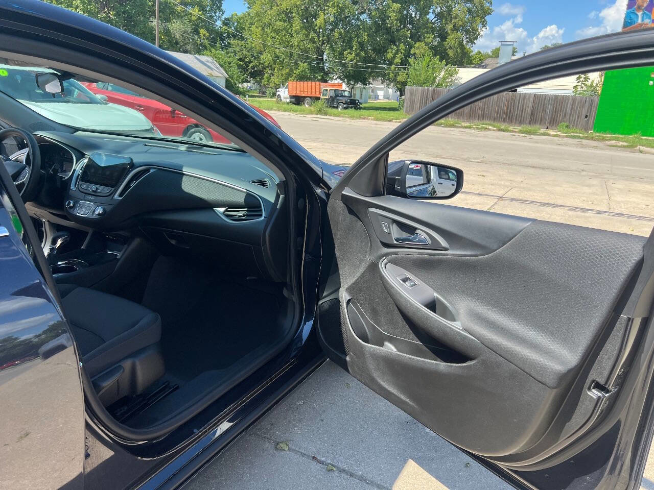 Used 2023 Chevrolet Malibu LT image 16