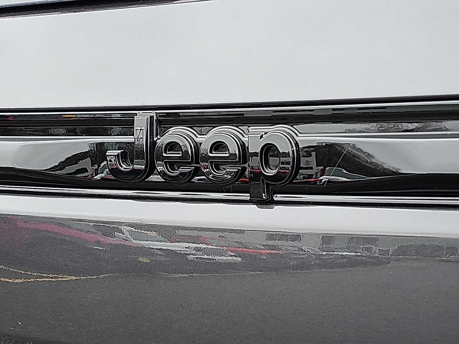 Used 2025 Jeep Grand Cherokee Altitude AWD/4WD image 31