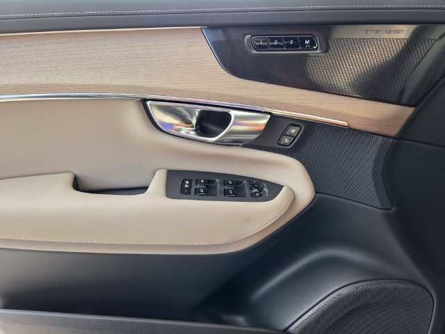 New 2027 Volvo XC90 B6 Plus AWD/4WD image 29