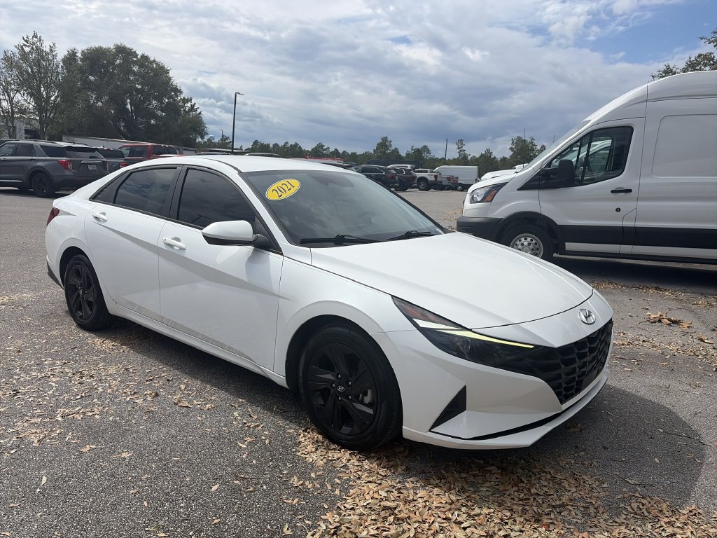 Used 2021 Hyundai Elantra SEL w/ Convenience Package FWD image 9