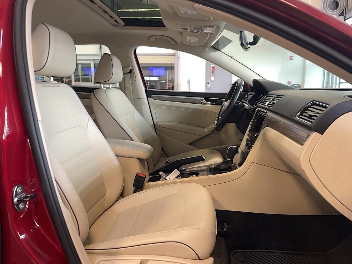 Used 2017 Volkswagen Passat 1.8T SE FWD image 19