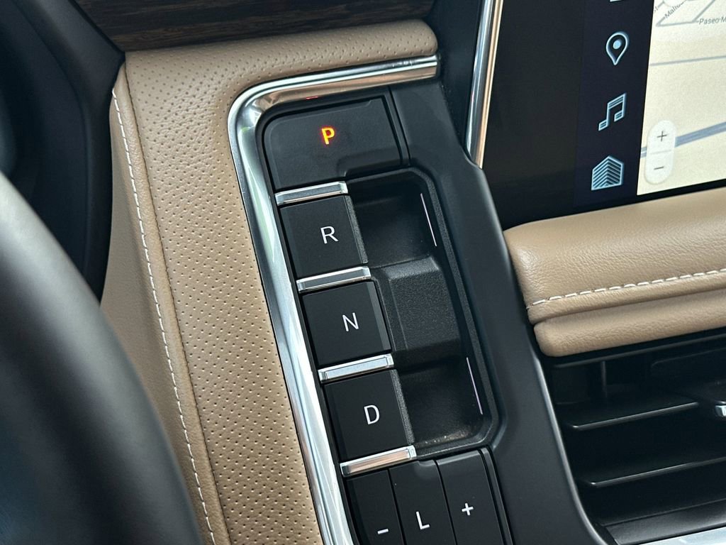 Used 2024 Chevrolet Tahoe Premier w/ Advanced Technology Package image 27