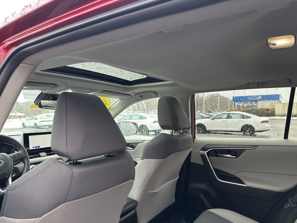 Used 2023 Toyota RAV4 XLE w/ Convenience Package image 30