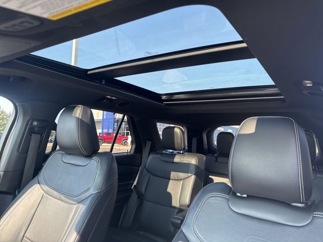 Used 2021 Ford Explorer ST image 11