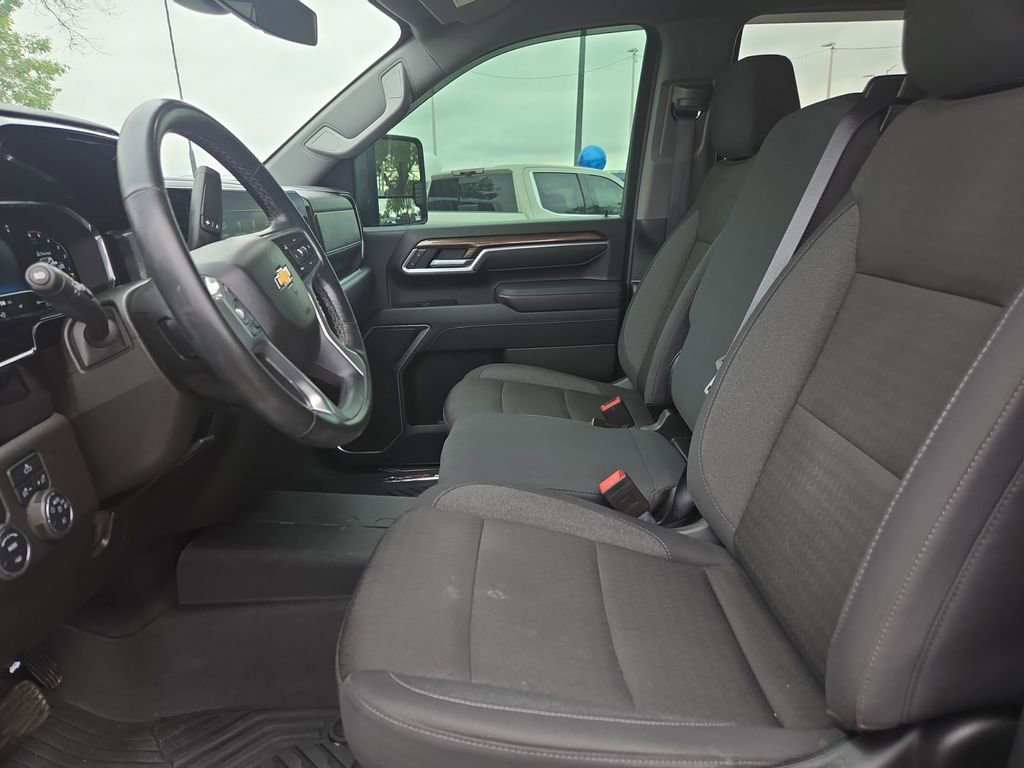 Used 2025 Chevrolet Silverado 2500 LT AWD/4WD image 27