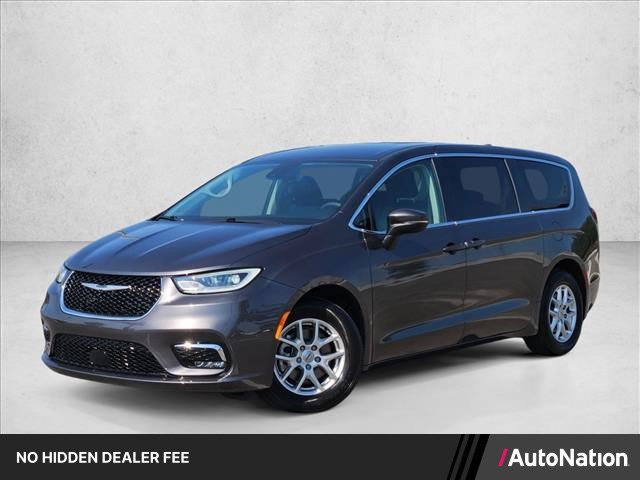 Used 2023 Chrysler Pacifica Touring-L FWD image 1