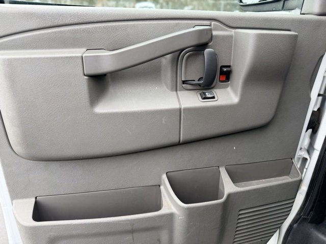 Used 2017 Chevrolet Express 2500 image 11