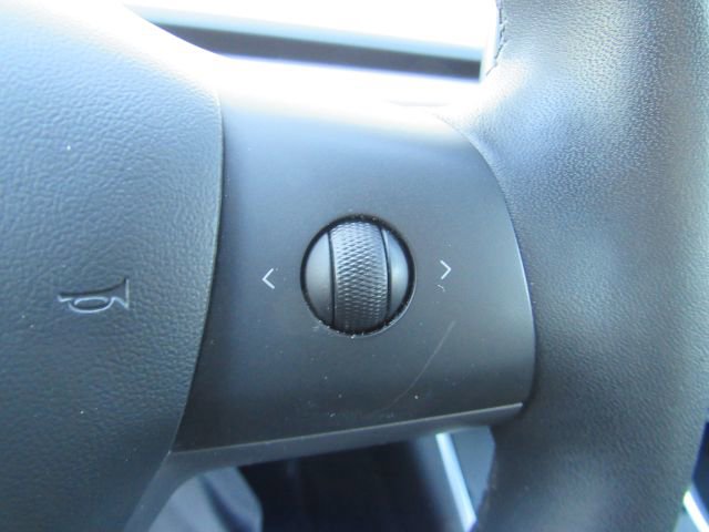 Used 2019 Tesla Model 3 Standard Range image 36