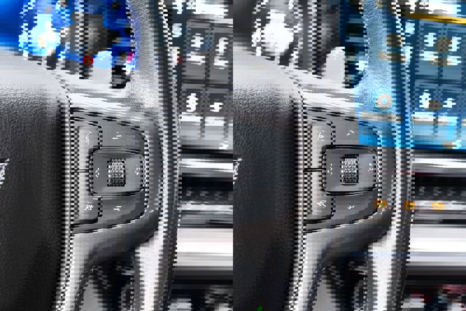 Used 2024 Chevrolet Silverado 1500 High Country w/ Technology Package image 7