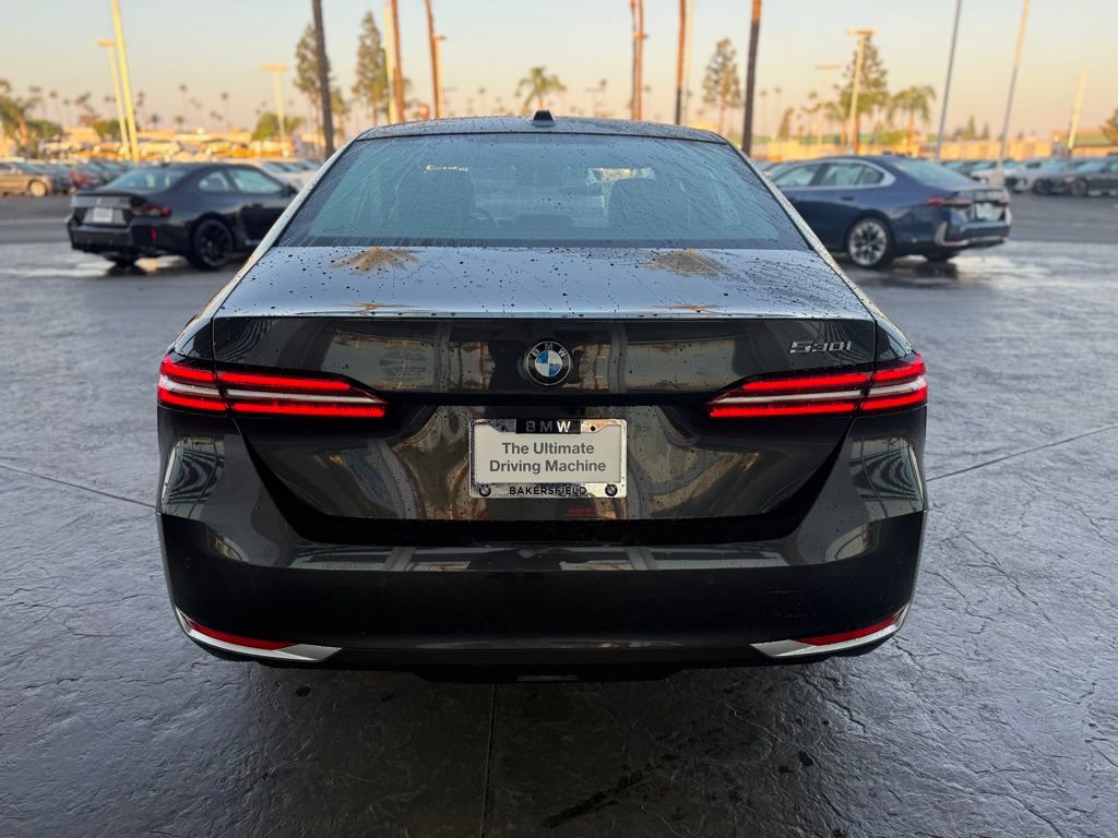 Used 2025 BMW 530i image 4