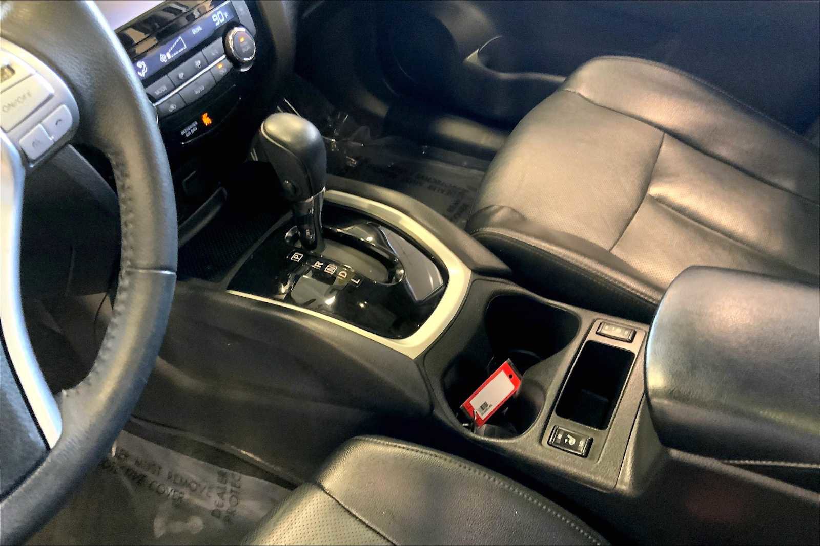 Used 2016 Nissan Rogue SL w/ SL Premium Package image 16