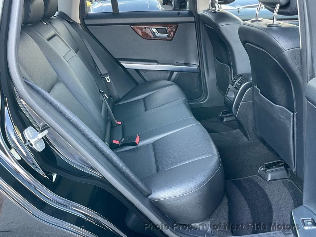 Used 2010 Mercedes-Benz GLK 350 4MATIC image 12