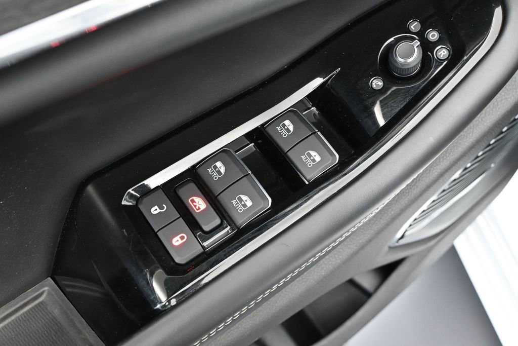 Used 2021 Jeep Grand Cherokee L Overland w/ Advanced Protech Group III image 22