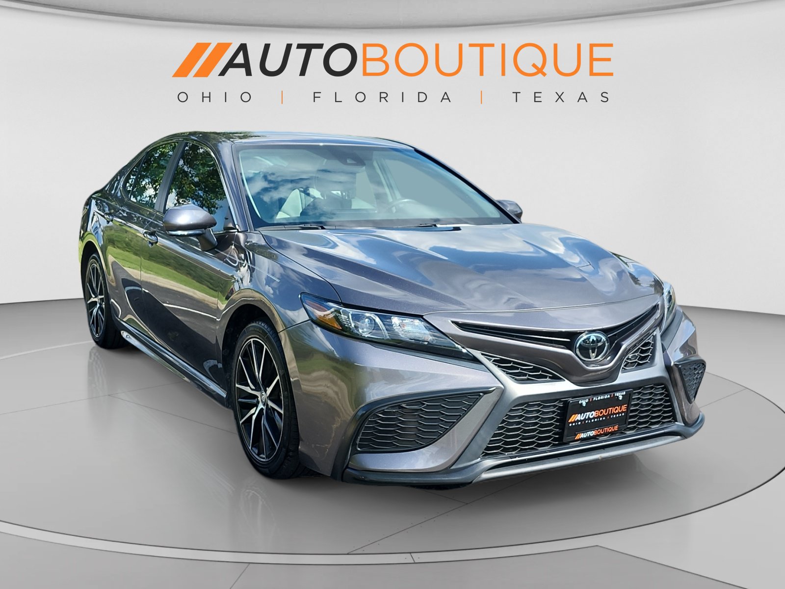 Used 2023 Toyota Camry SE FWD image 7