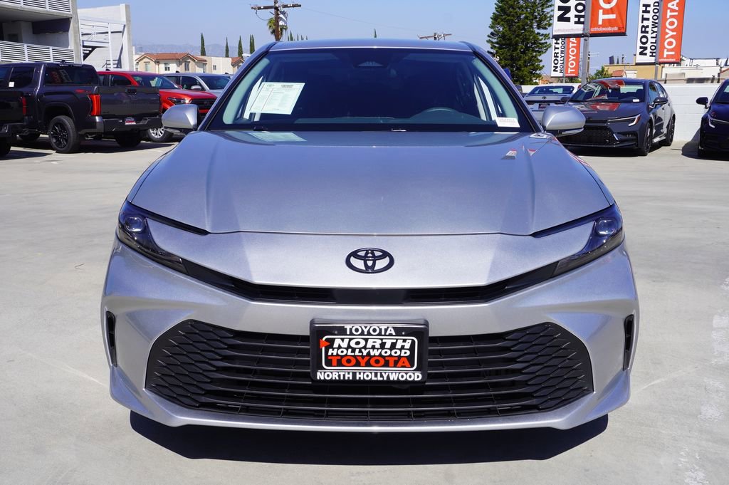 Used 2025 Toyota Camry LE image 3