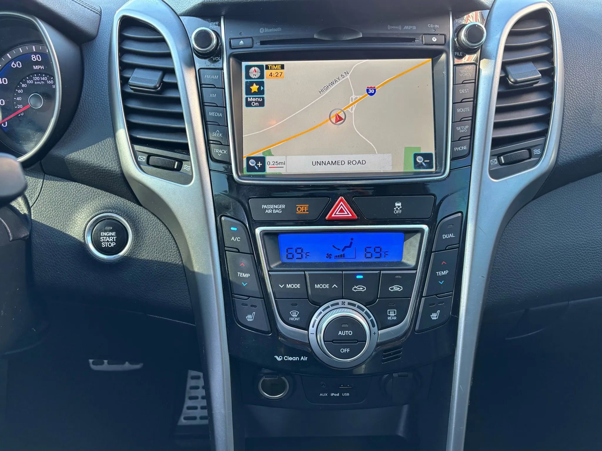 Used 2013 Hyundai Elantra GT w/ Tech Pkg image 18