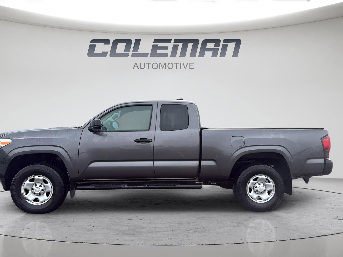 Used 2019 Toyota Tacoma SR image 2