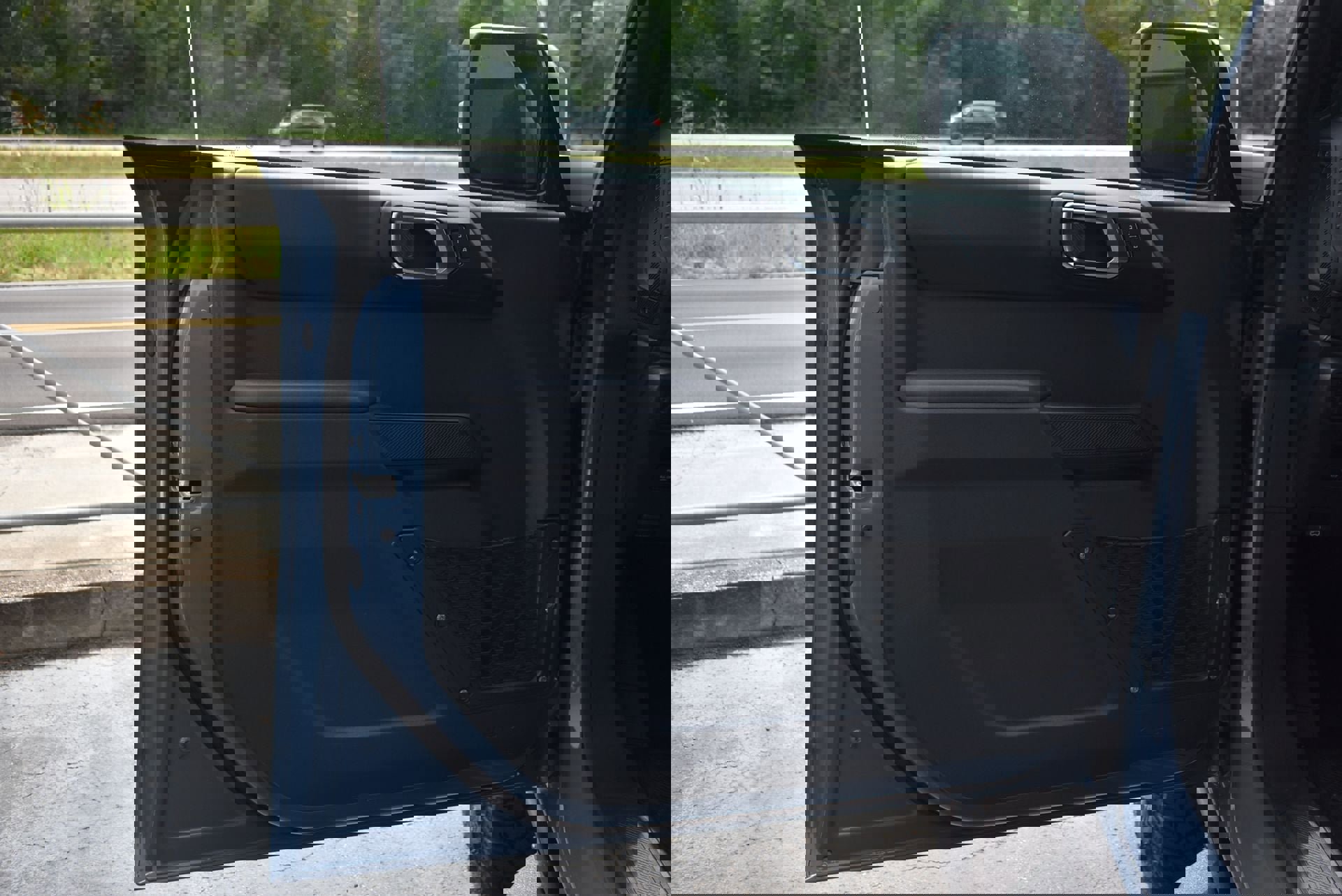 New 2025 Ford Bronco Badlands image 9