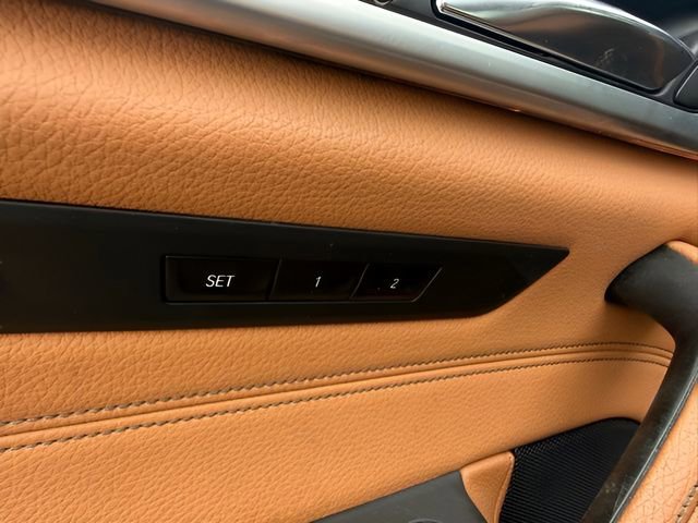 Used 2020 BMW 540i xDrive w/ Premium Package image 13